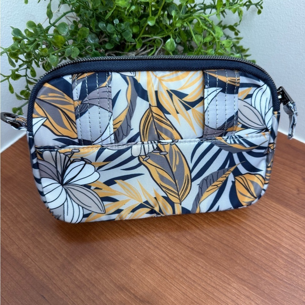 Lug Coupe Convertible Crossbody Bag Lilly Gray Pattern EUC - Picture 5 of 8